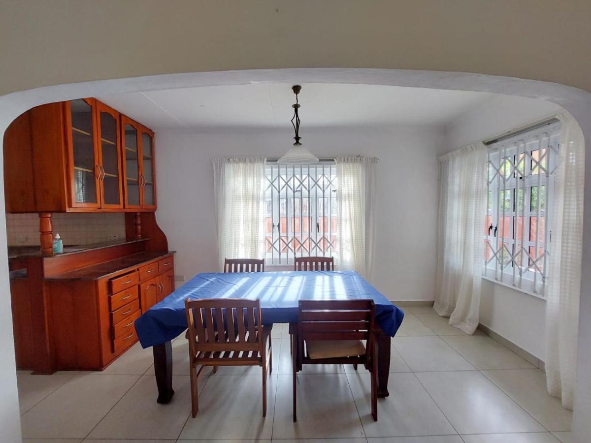 Beau Vallon Villa Self Catering With Pool Buitenkant foto